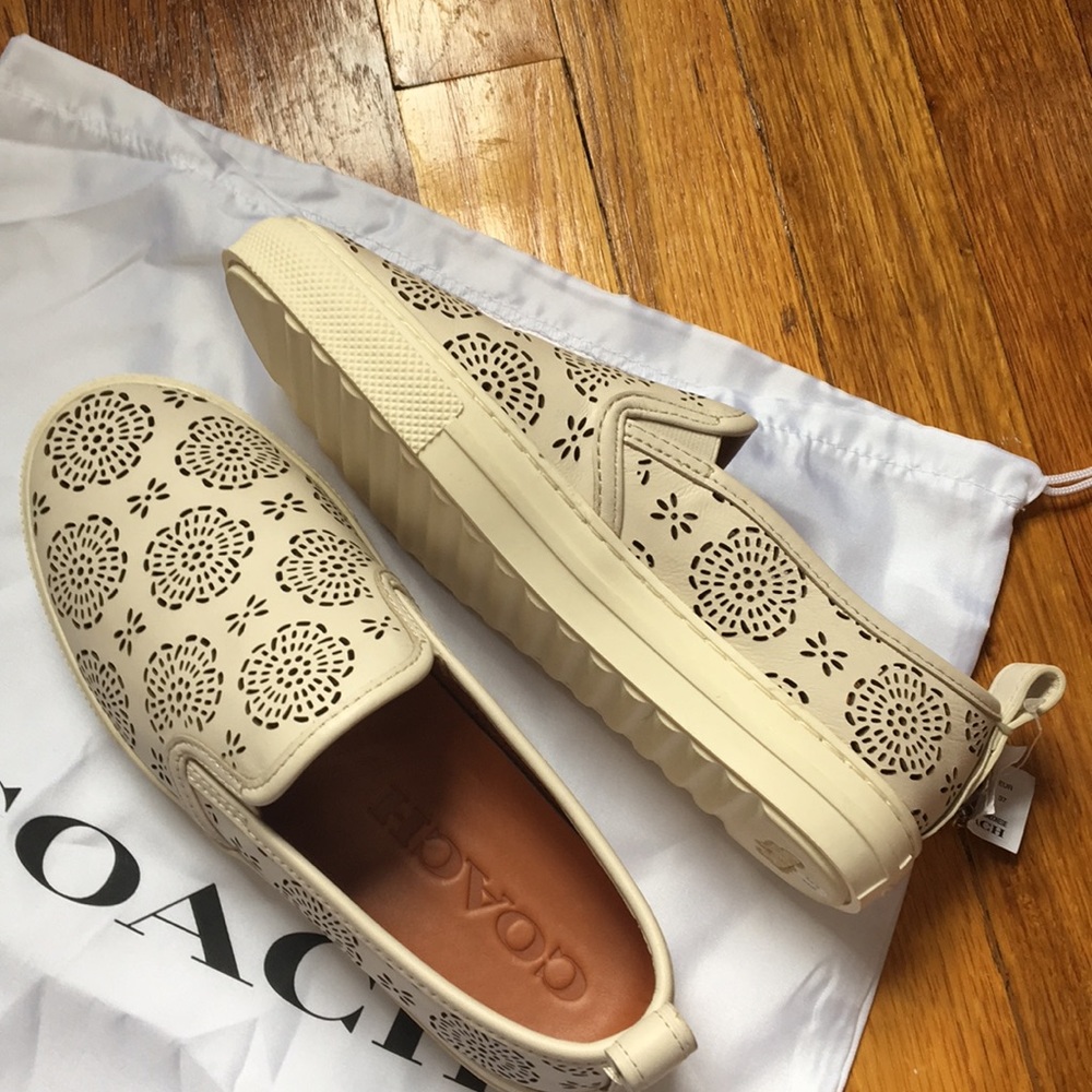 Shoes - Picture 2 of 4